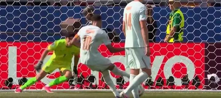 法国2-0战胜摩洛哥晋级四强，姆巴佩传射，登贝莱破门